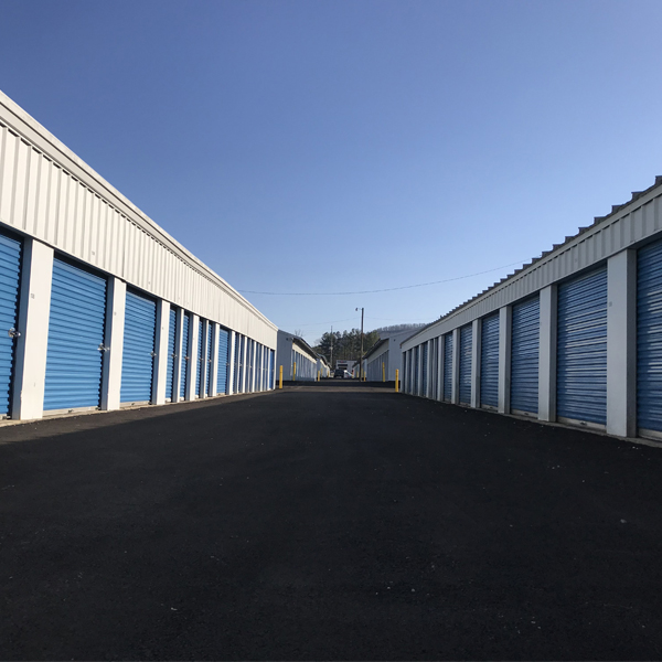 Wide Driveways Suitable for Moving Trucks